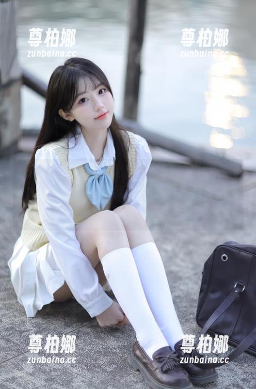 51吃瓜中心 只需打开“51吃瓜中心”,您就能观看到最新的娱乐圈内幕,加入吃瓜大军,精彩无限!