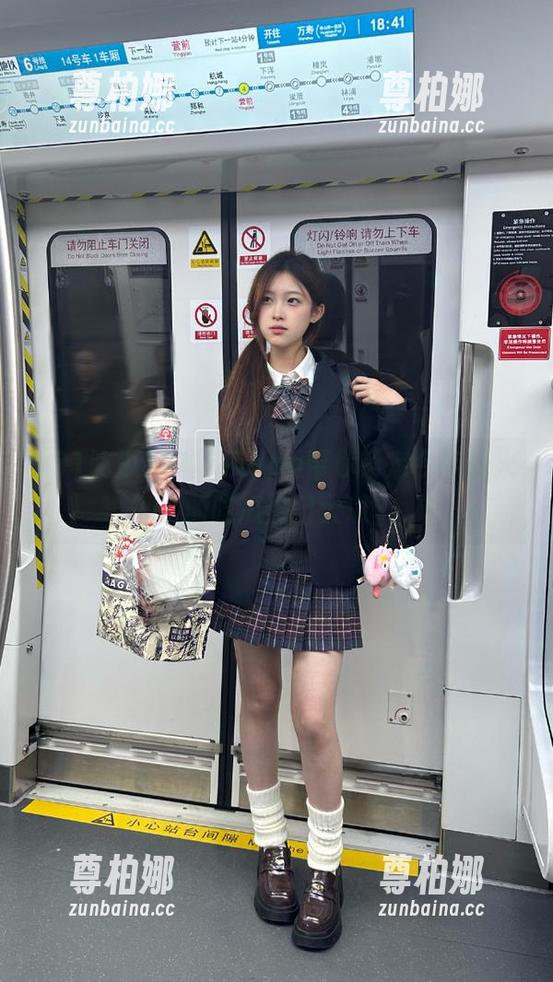 91吃瓜 91吃瓜app帮你锁定今年最火的吃瓜热门大瓜
