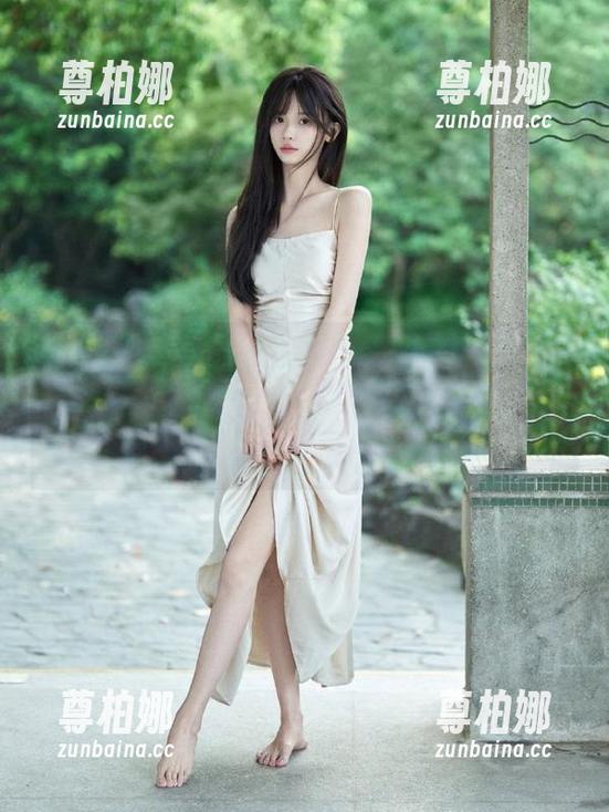吃瓜网站 在“万能吃瓜网站”官网上,尽情探索多元化的吃瓜内容,开启你的吃瓜之旅!
