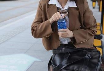 免费扒哥黑料首页在线观看，热门瓜实时呈现
