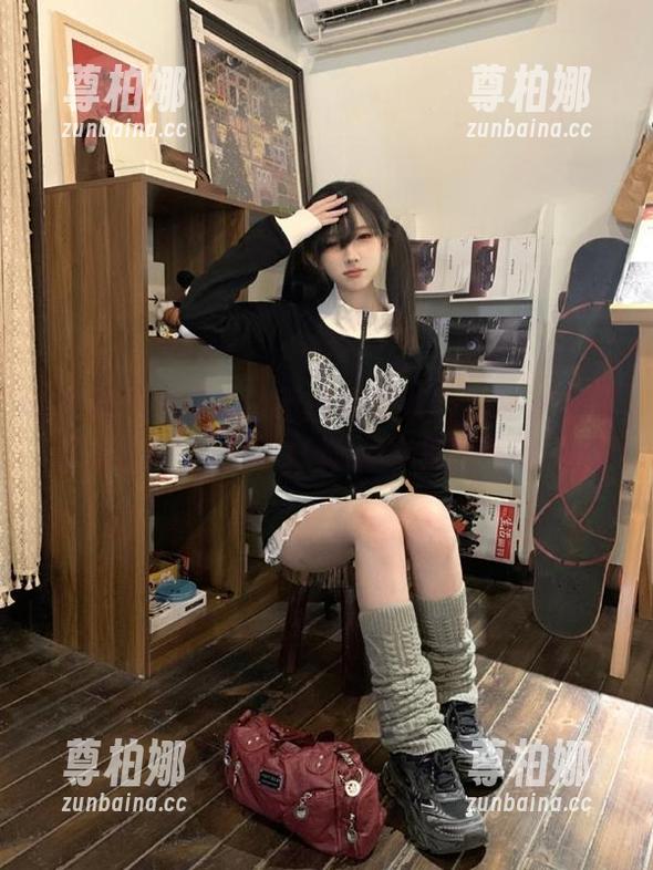 黑料不打烊so 不想错过八卦?赶紧下载万篇长征-黑料不打烊so苹果版体验一下